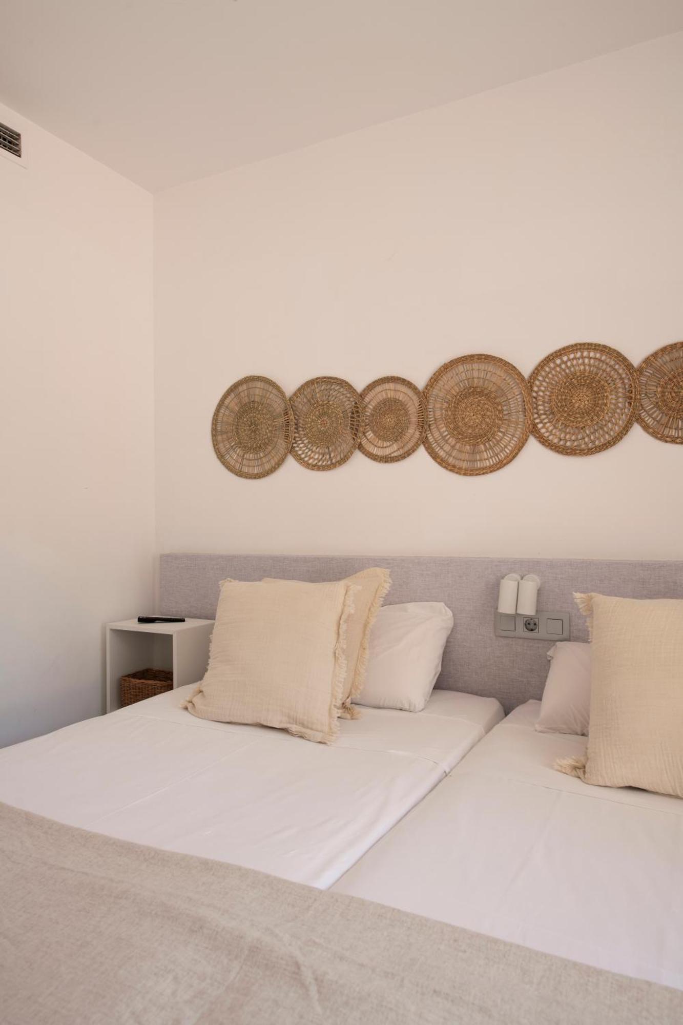 Aparthotel Centric Castelldefels Eksteriør billede