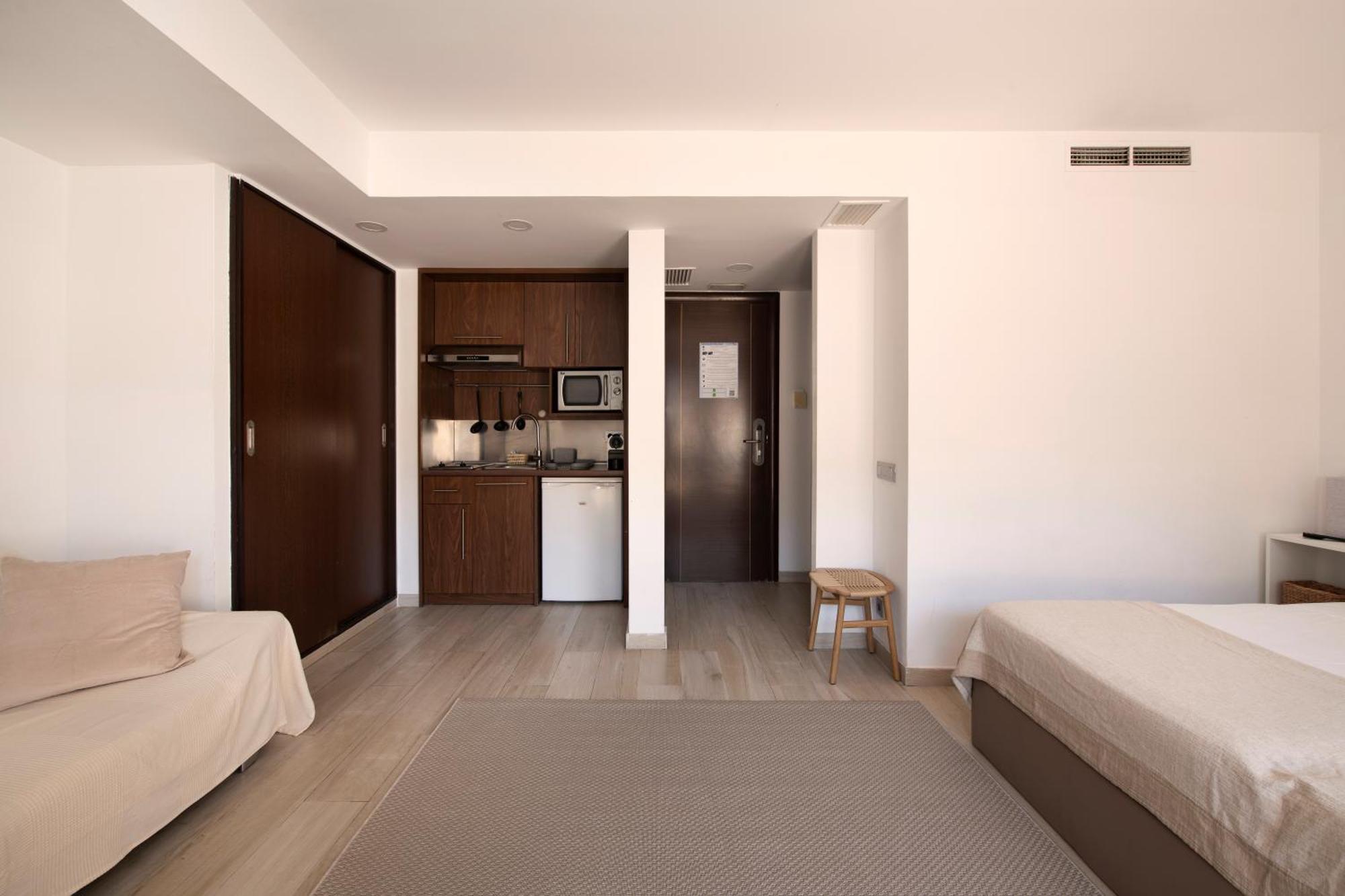 Aparthotel Centric Castelldefels Eksteriør billede