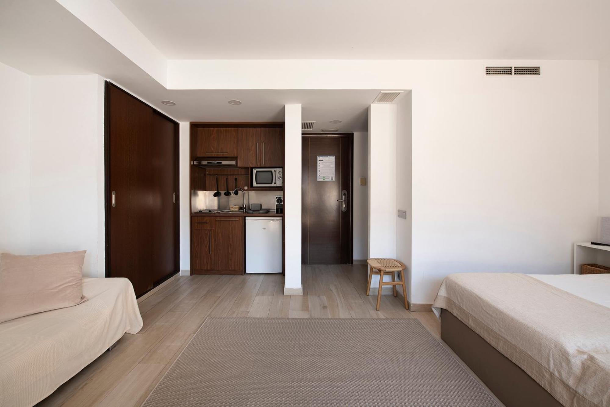 Aparthotel Centric Castelldefels Eksteriør billede